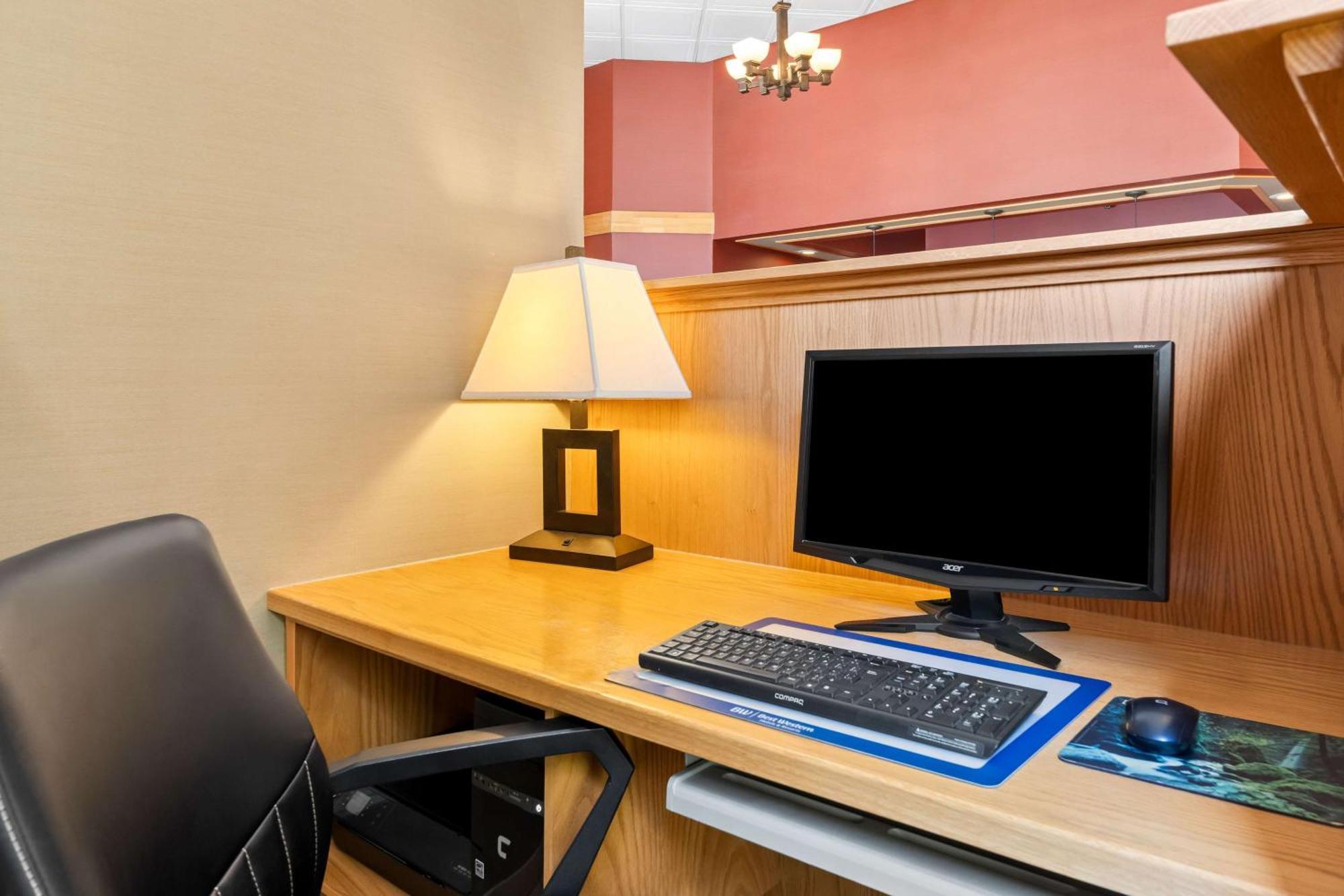 Best Western Of Olds Exterior foto
